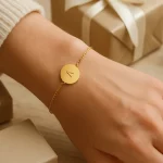 bracelet avec initiale le cadeau personnalise et symbolique ideal a offrir — Bracelet avec initiale : le cadeau personnalisé et symbolique idéal à offrir