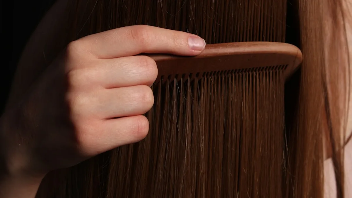 nettoyer brosse a cheveux — Nettoyer brosse à cheveux - Beaute.guide